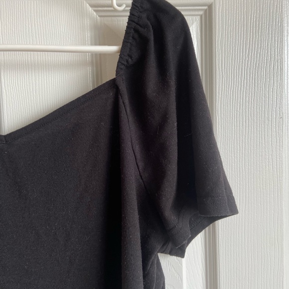 Black Solid Puff sleeve top - Picture 4 of 10